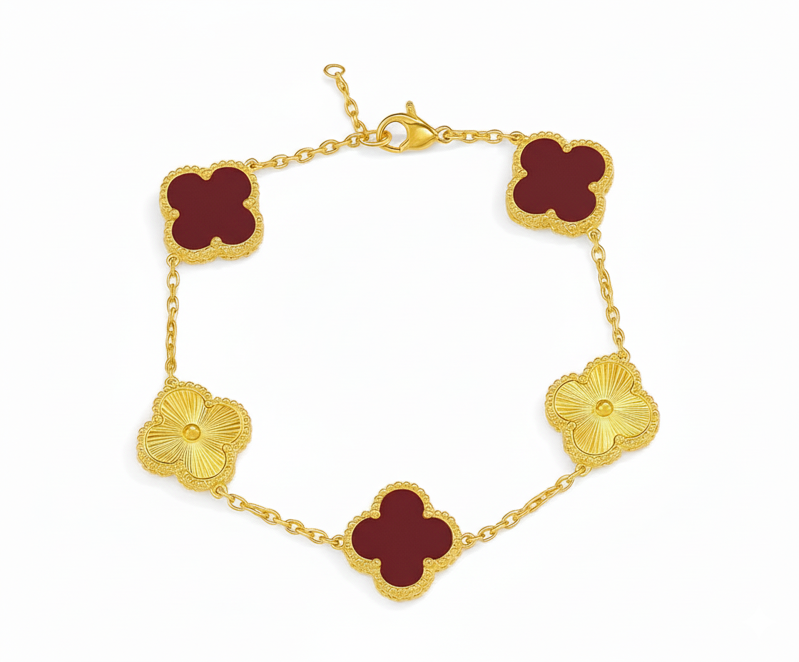 Clover /white bracelet