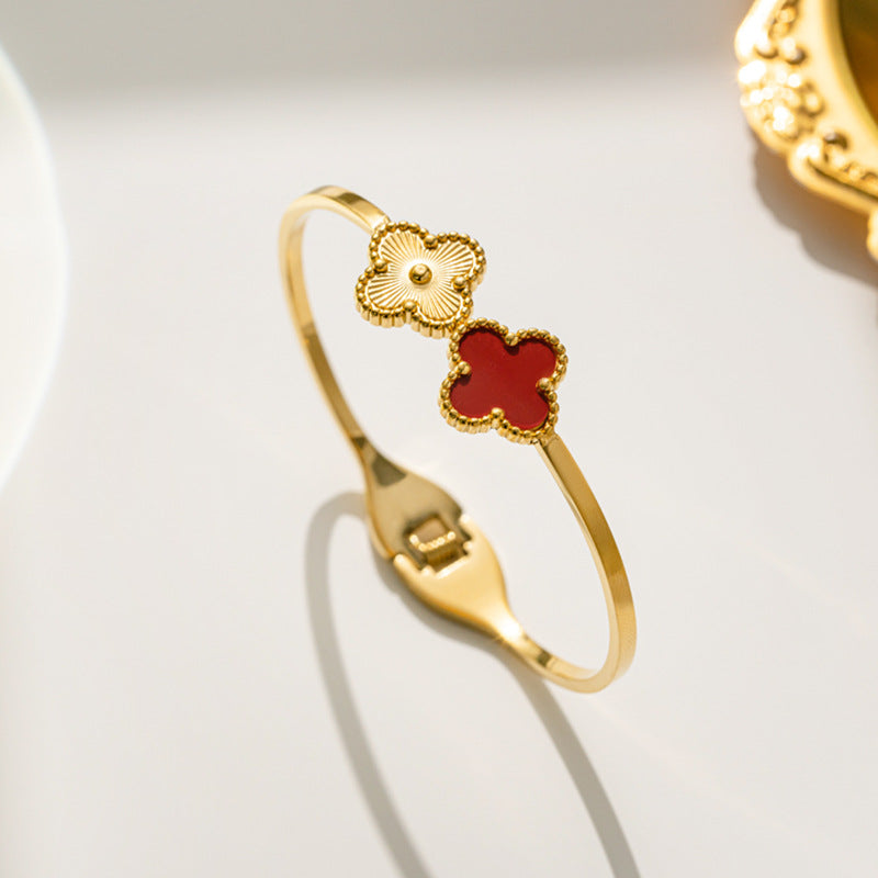 Clover /Gold bracelet II