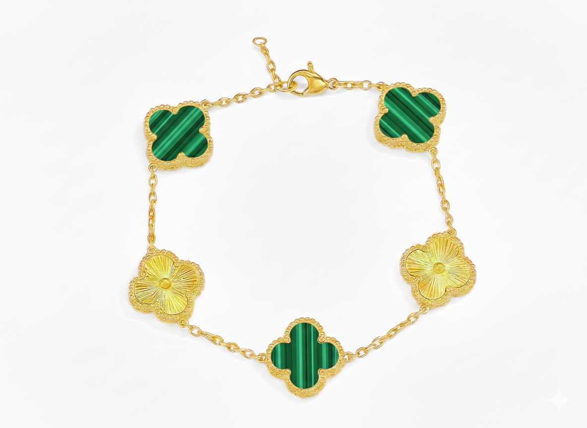 Clover /white bracelet