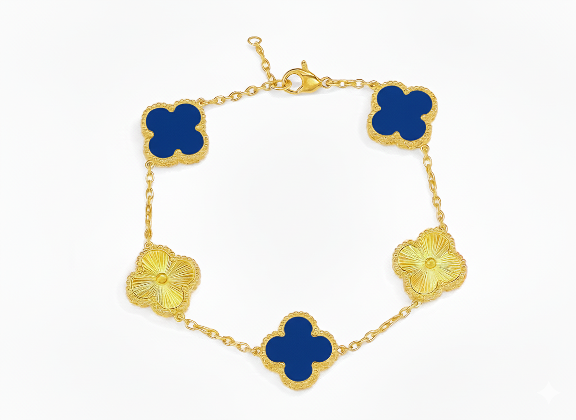 Clover /white bracelet