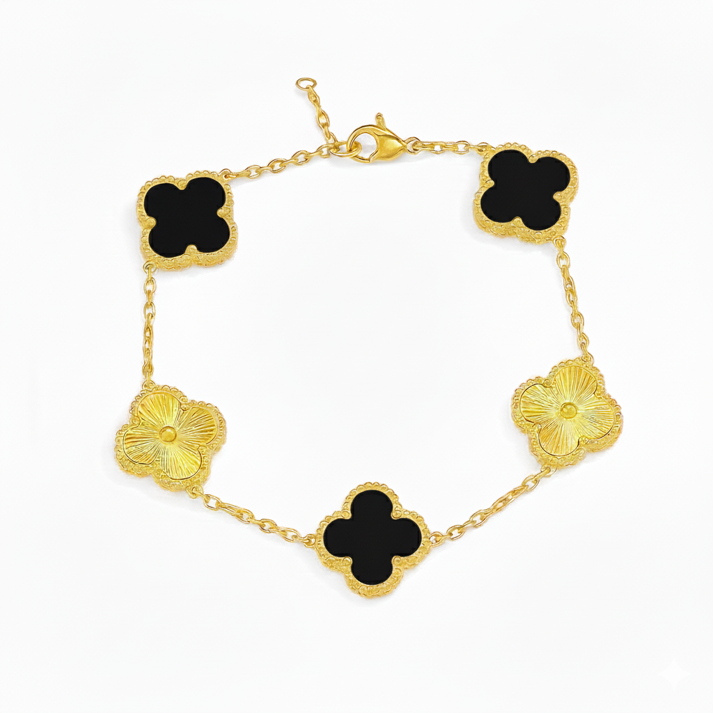 Clover /white bracelet